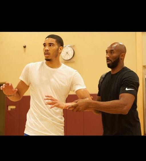 世界杯安装教程-塔图姆:科比去世后有人试图诋毁他的职业生涯 这种行为是懦弱的