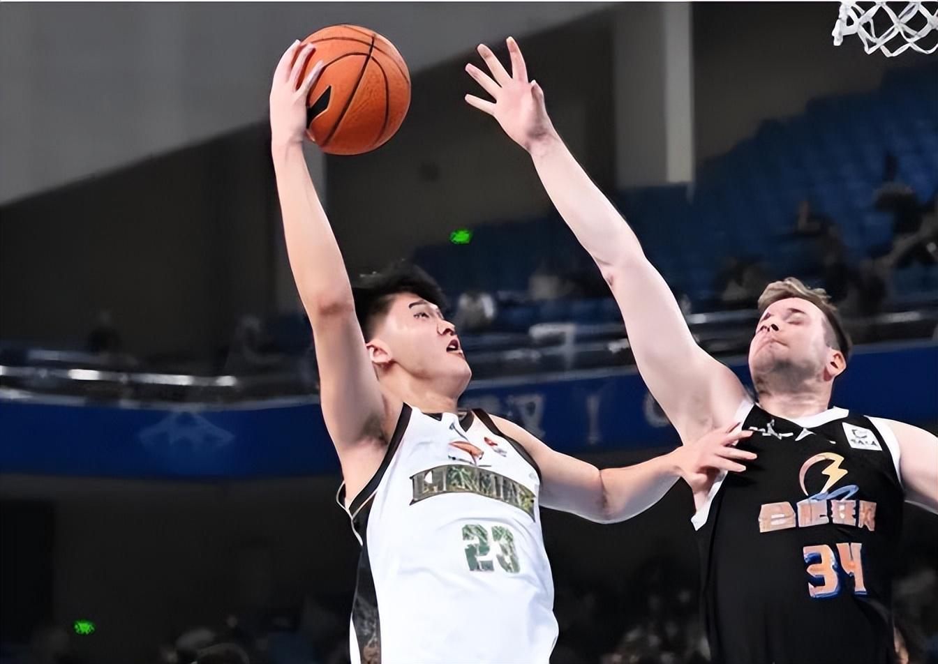 世界杯安装教程-辽宁男篮,昨晚比赛用了一名新人,表现不错,但很快又被换了下去