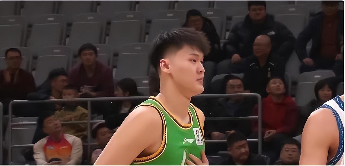 世界杯安装教程-辽宁男篮,昨晚比赛用了一名新人,表现不错,但很快又被换了下去