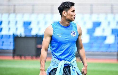 世界杯手机直播-热身赛：单欢欢点球破门 大连人队1比2不敌U22国足